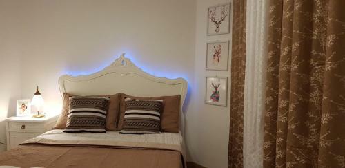 Elegant And Cozy Classic Room