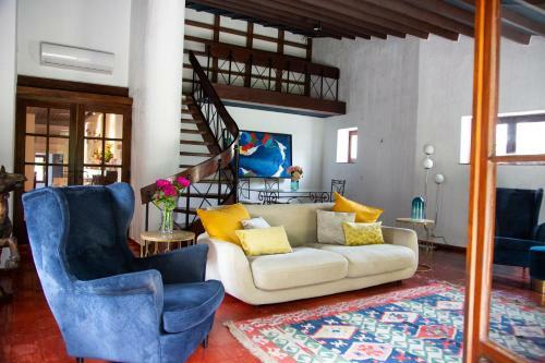 Magical 5 Bedroom House With A Pool