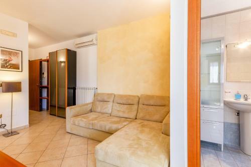 Roomy Apartment With Terrace & Parking