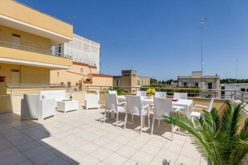 Roomy Apartment With Terrace & Parking