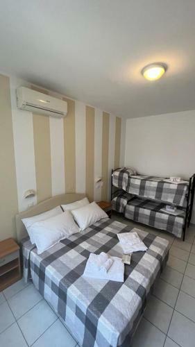 Easy Hotel