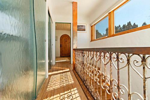 384 Calle Loma Norte