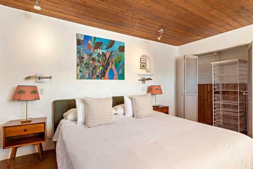 384 Calle Loma Norte