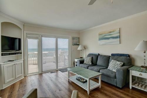 2br Beachfront Condo Pools Hottub Views