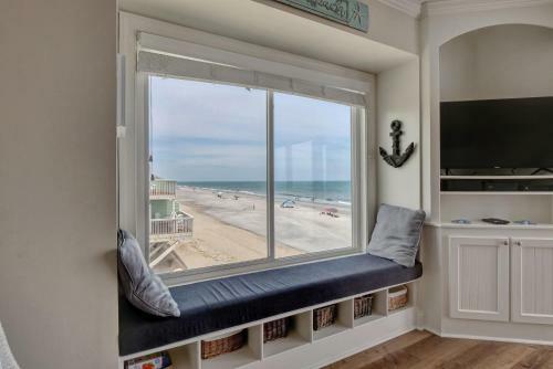 2br Beachfront Condo Pools Hottub Views