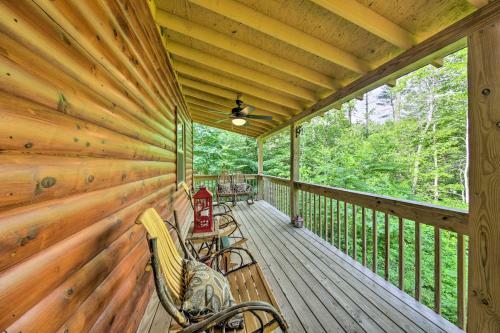 Smoky Mountain Cabin Hideaway With Fire Pit!