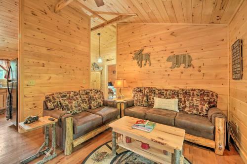 Smoky Mountain Cabin Hideaway With Fire Pit!