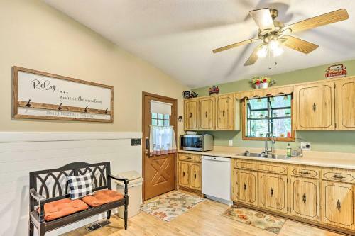 Quaint Murphy Cabin In Serene Wooded Setting!