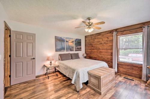 Cozy Newland Cabin With Deck, Fire Pit And Grill!