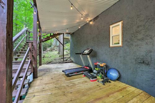 Charming Newland Apartment With Deck And Fire Pit