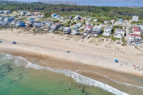 The Gray Sandcastle Nh313