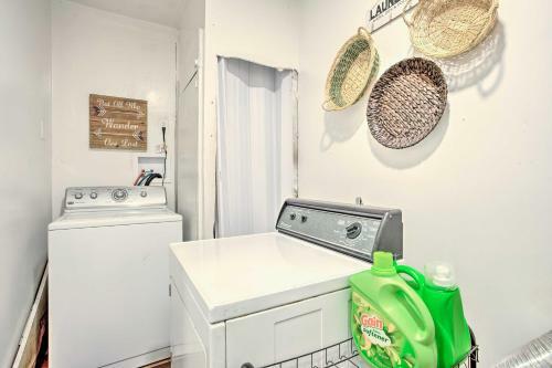Vibrant-boho, Pet-friendly Oklahoma City Digs