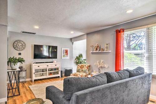 Charming Beaverton Home, Backyard With Fire Pit