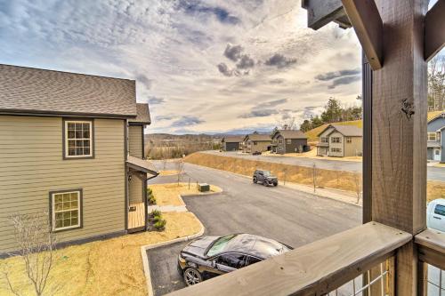 Sevierville Home With Deck - Hike, Dine, Relax!