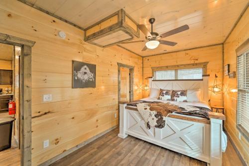 Sevierville Home With Deck - Hike, Dine, Relax!