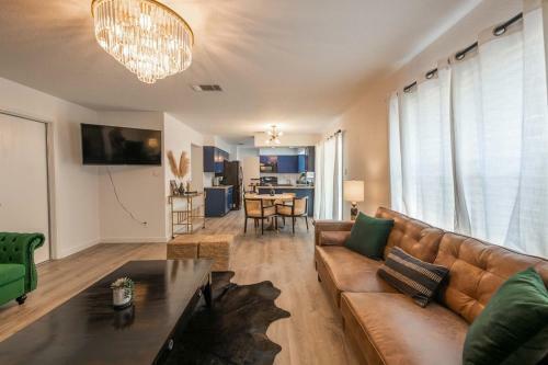 Timeless-texas-inn - New Listing W/ Pool!
