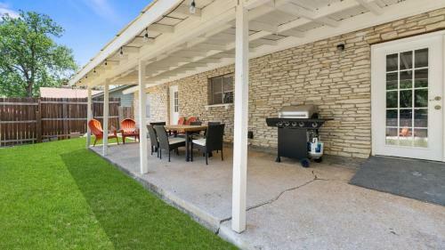Dove Creek Casa *sleeps 14*
