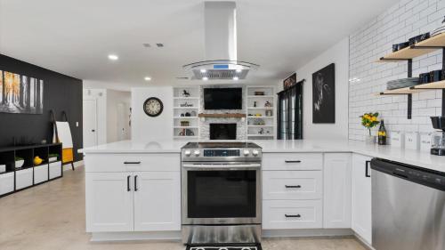 Dove Creek Casa *sleeps 14*