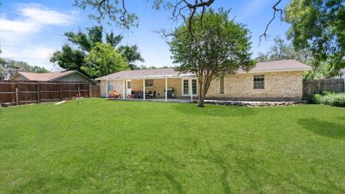Dove Creek Casa *sleeps 14*