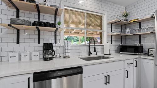 Dove Creek Casa *sleeps 14*