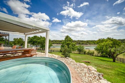 Luxury Lakefront Home-private Dock - Dipping Pool!