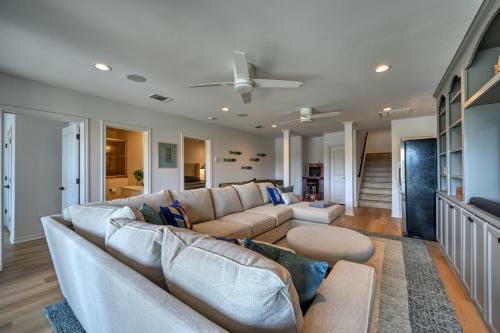 Luxury Lakefront Home-private Dock - Dipping Pool!