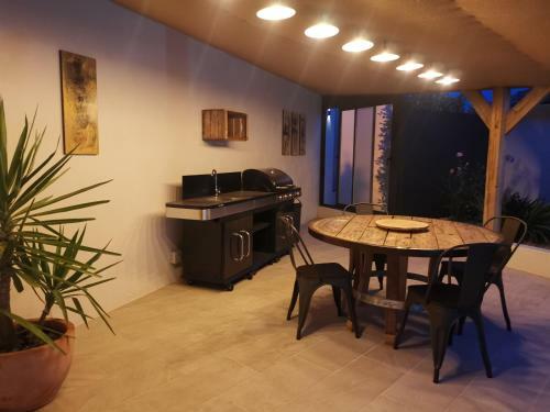 Bed & Breakfast Maison L'inattendu Avec Spa & Piscine Privatifs