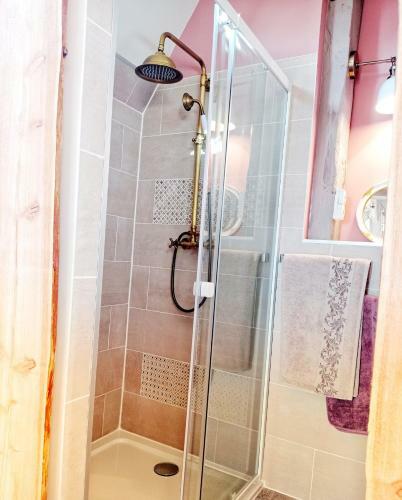 Studio De Charme Avec Spa Terrasse Et Jardin Priv�
