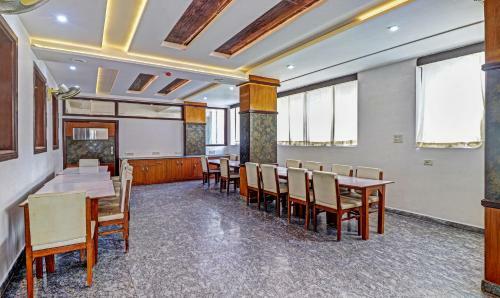 Treebo Trend Hotel Golden Bird