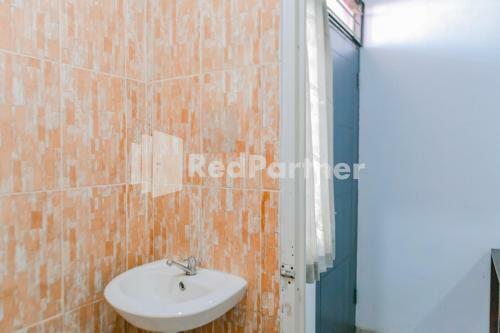 Hotel Zleepy Wisma Khazri Near Ipb Redpartner