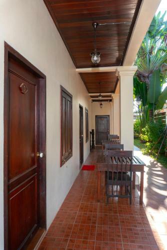 Hostal Y Not Lao Villa