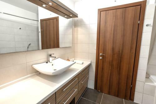 Luxury Marina 4br Apartment By Airsuite