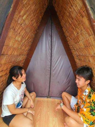 Lodge Calatagan's Bahay Kubo