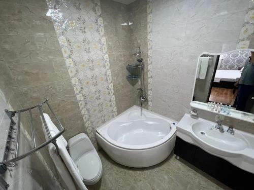 Albergue Alisher Hotel By Shosh