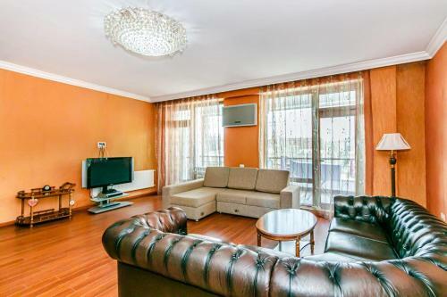 Apartment 10 Mandarin