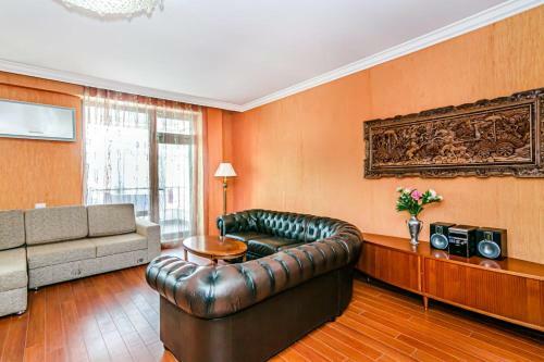Apartment 10 Mandarin