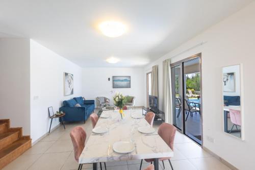 Sea Satin Villa D2