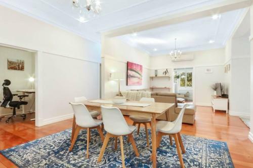 Charming 3 Bedroom House In Coorparoo