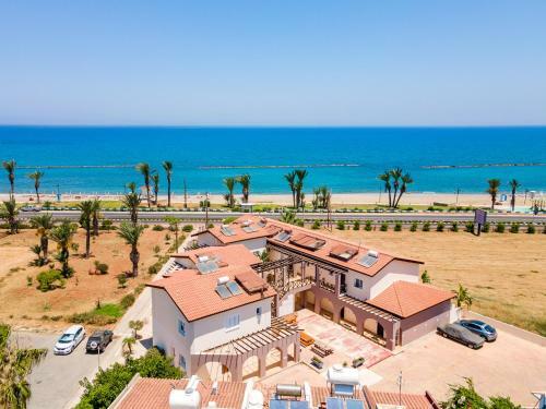Kate's Latchi Beachfront Apartment 104 By Ezoria