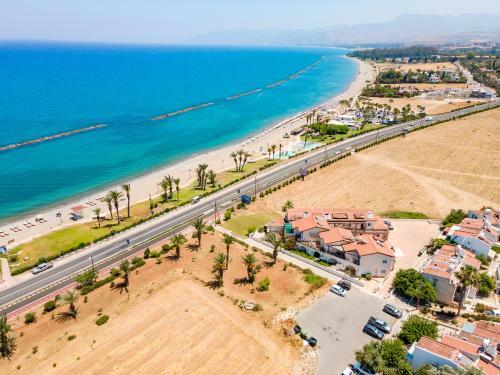 Kate's Latchi Beachfront Apartment 104 By Ezoria