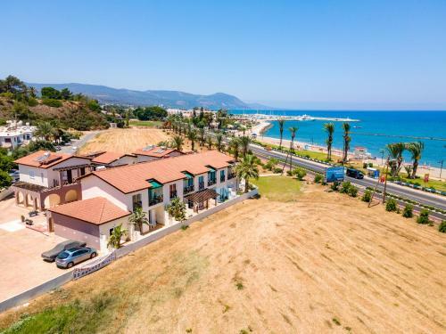 Kate's Latchi Beachfront Studio Apartment 105 By Ezoria