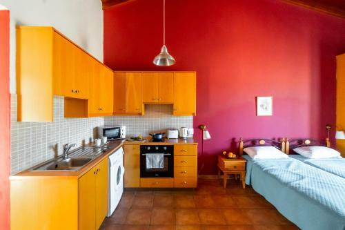 Kate's Latchi Beachfront Studio Apartment 105 By Ezoria