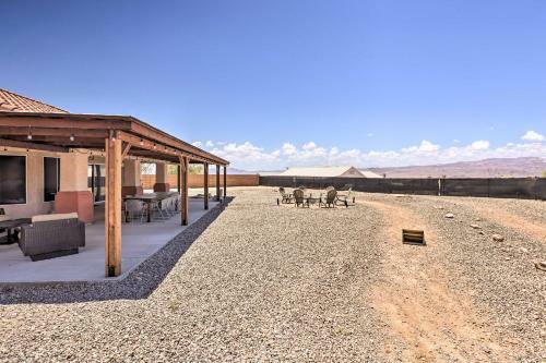 Bullhead City Oasis With Fire Pit And Mtn View!
