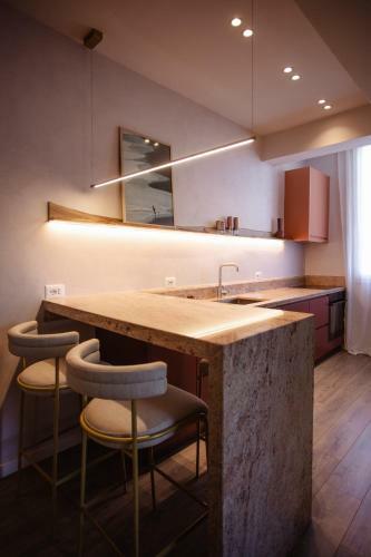 Exquisite, Stylish, Center Apartment