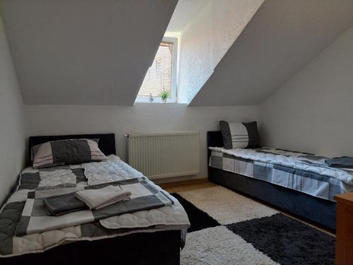 Apartment Em 2