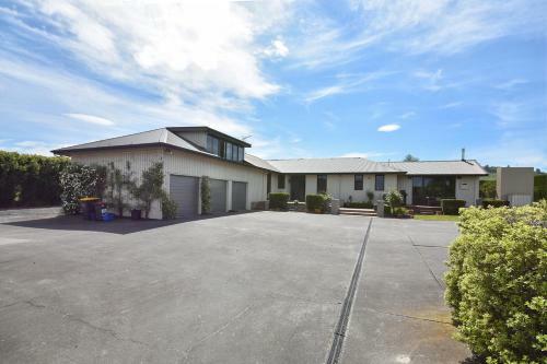 Tirohanga Retreat