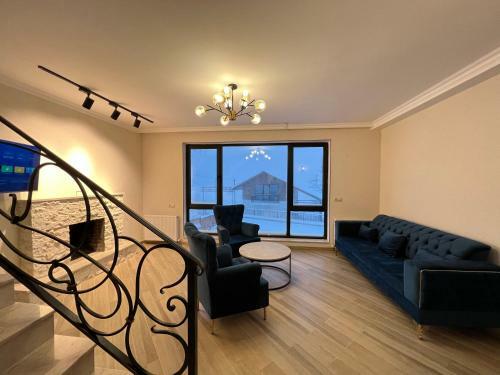 Hills Inn Villa