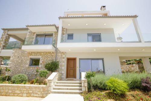 Villa Bay's Balcony Verga