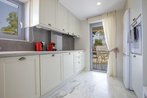 Villa Bay's Balcony Verga