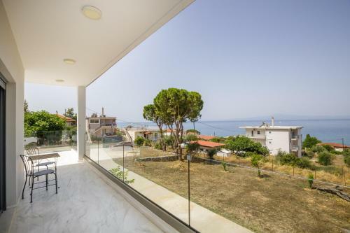Villa Bay's Balcony Verga